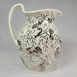 WEDGEWOOD Strawberry Vine Silver Gilt 48oz Pitcher